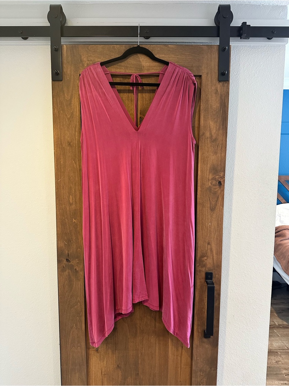 Sleeveless V-Neck Asymmetrical Swing Dress in Rose